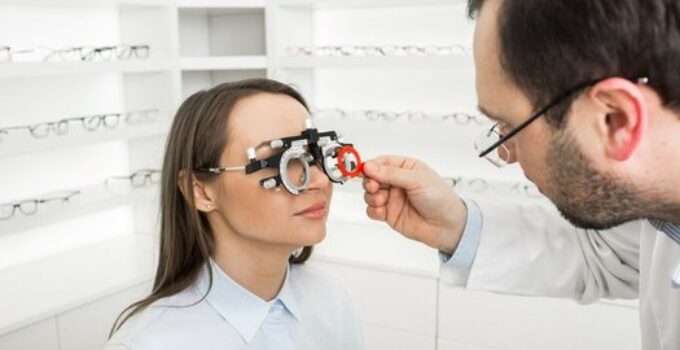 Mata Minus: Tips Menjaga Kesehatan Mata di Era Digital