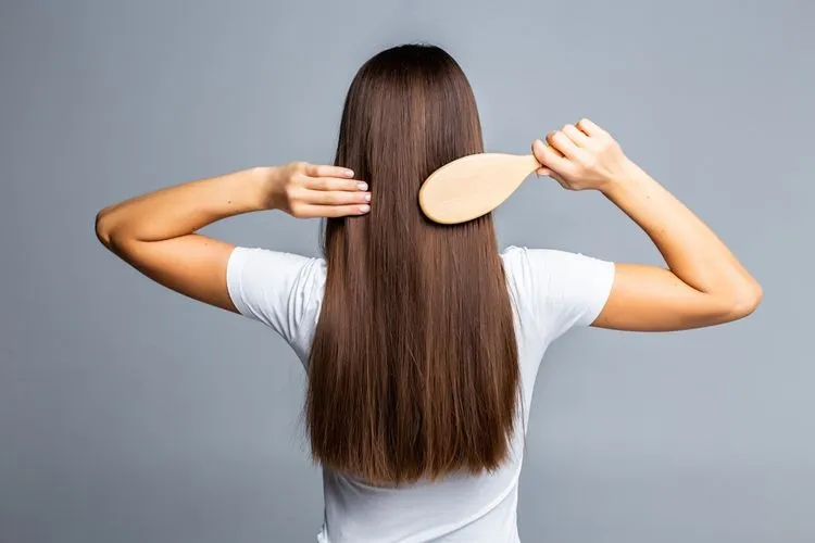 Cara Memanjangkan Rambut Secara Alami - Pelajari langkah-langkah alami untuk mendapatkan rambut panjang dan sehat, mulai dari perawatan rutin hingga penggunaan bahan alami