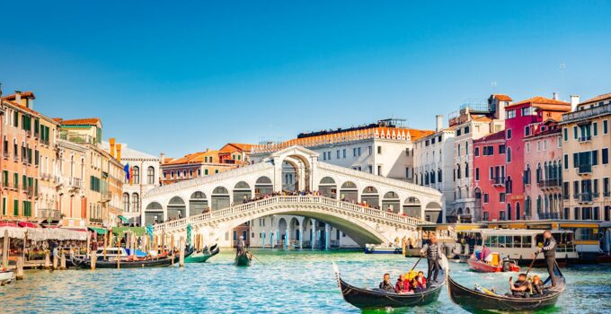 Best Venice Travel Guide: Explore the Iconic City