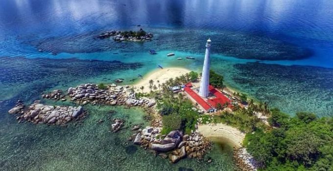 Keindahan Pantai Lengkuas: Surga Tersembunyi di Pulau Belitung