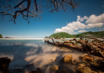 Pantai Wedi Ombo: Surga Tersembunyi di Pesisir Gunungkidul