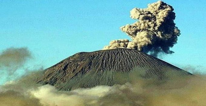 Gunung Egon: Petualangan di Gunung Berapi Aktif di Flores