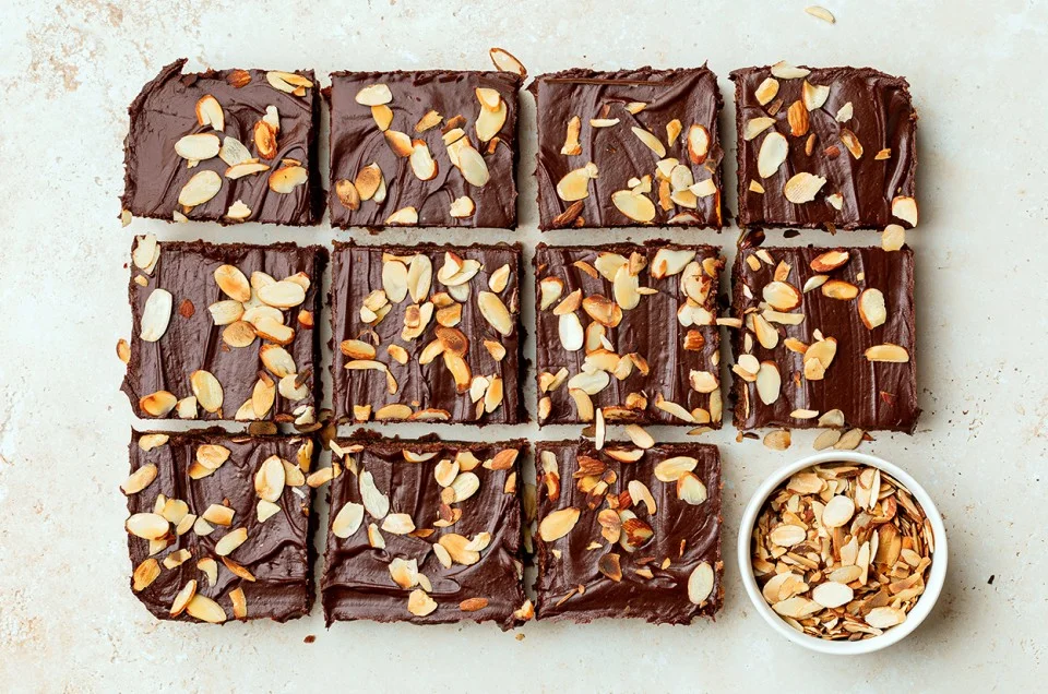 Brownies Almond: Hidangan Penutup yang Kaya Rasa dan Tekstur