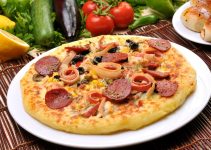 Pizza Sosis: Lezatnya Hidangan Italia dengan Sentuhan Gurih Sosis