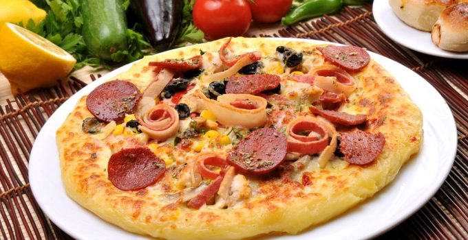 Pizza Sosis: Lezatnya Hidangan Italia dengan Sentuhan Gurih Sosis