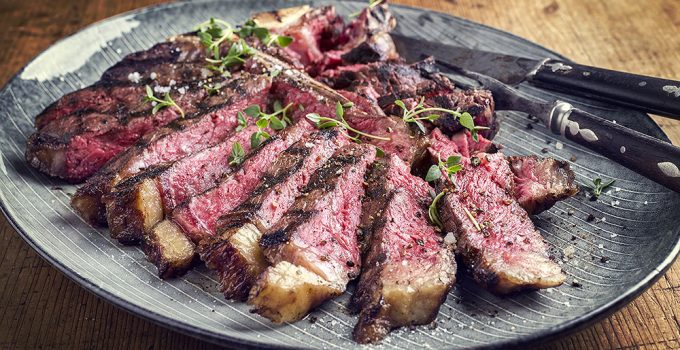 Bistecca alla Fiorentina: Cara Sempurna Memasak Steak ala Tuscany