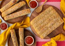 Breadsticks: Camilan Renyah yang Tak Pernah Mati Gaya