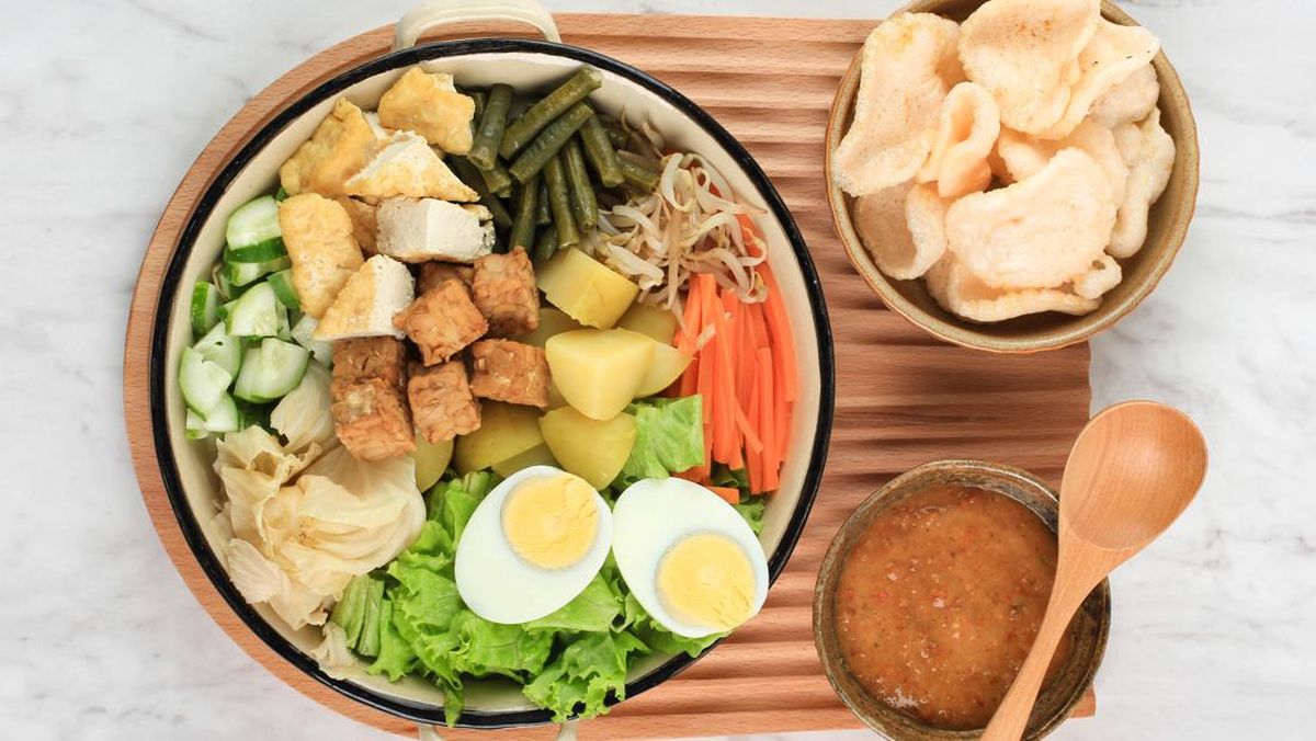 Rahasia Saus Kacang yang Menjadi Jiwa Utama gado gado Jakarta