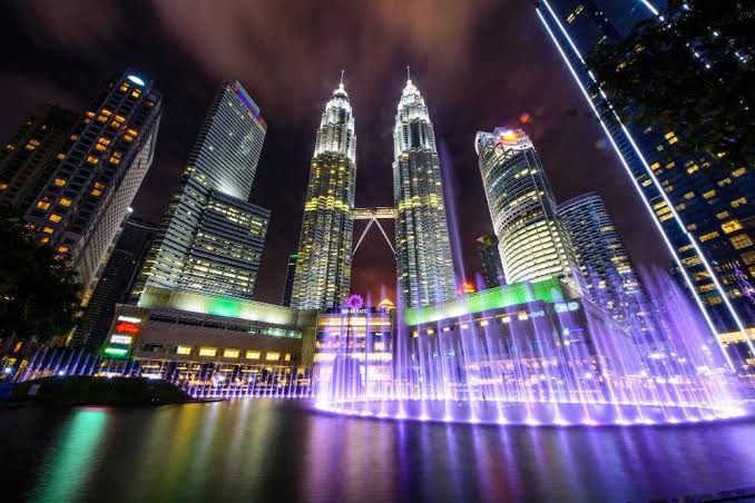 Sejarah Menara Kembar Petronas yang Mengubah Wajah Kuala Lumpur